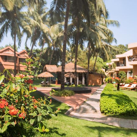 Whispering Palms Beach Resort Кандолім Екстер'єр фото