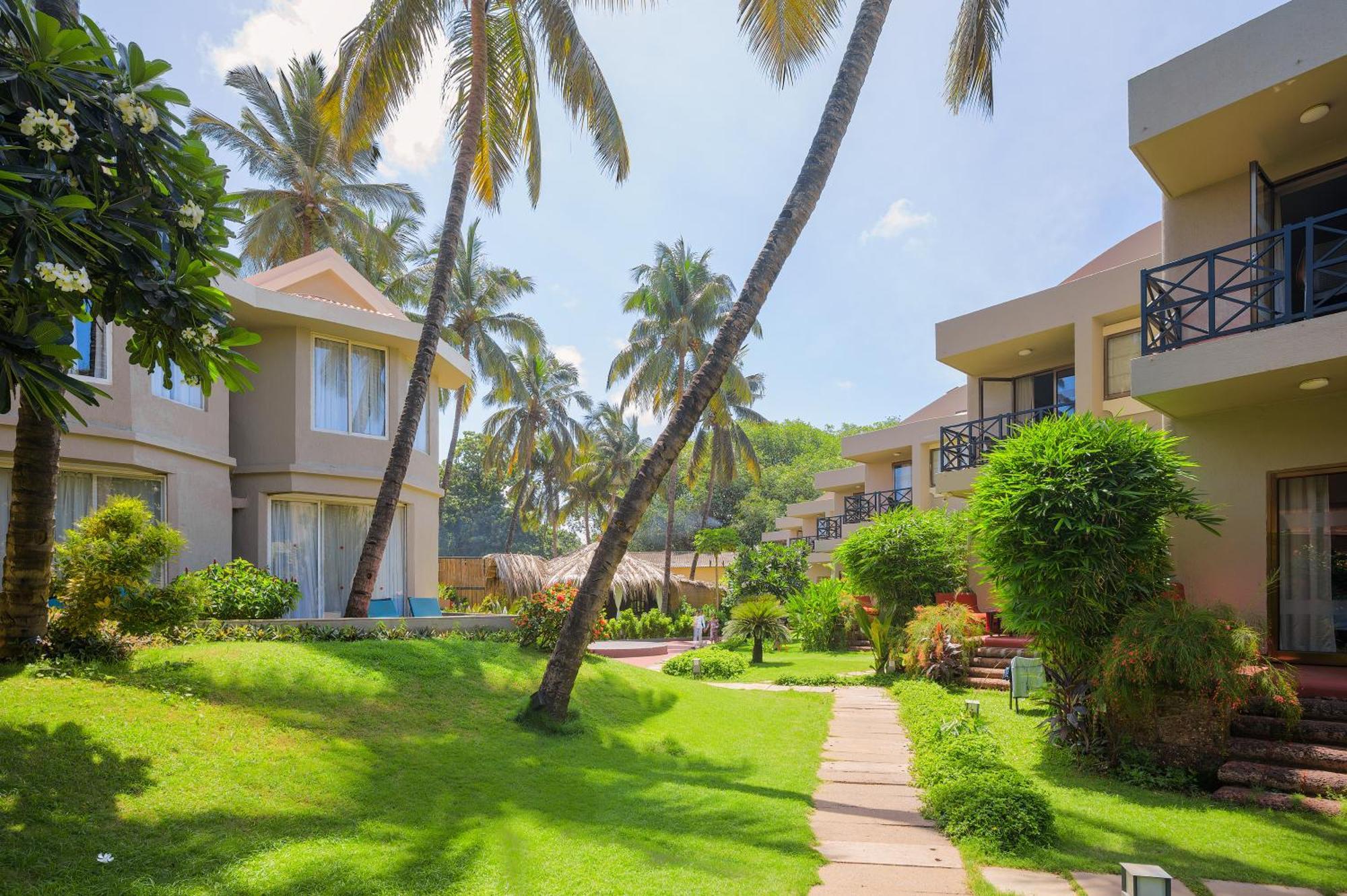Whispering Palms Beach Resort Кандолім Екстер'єр фото