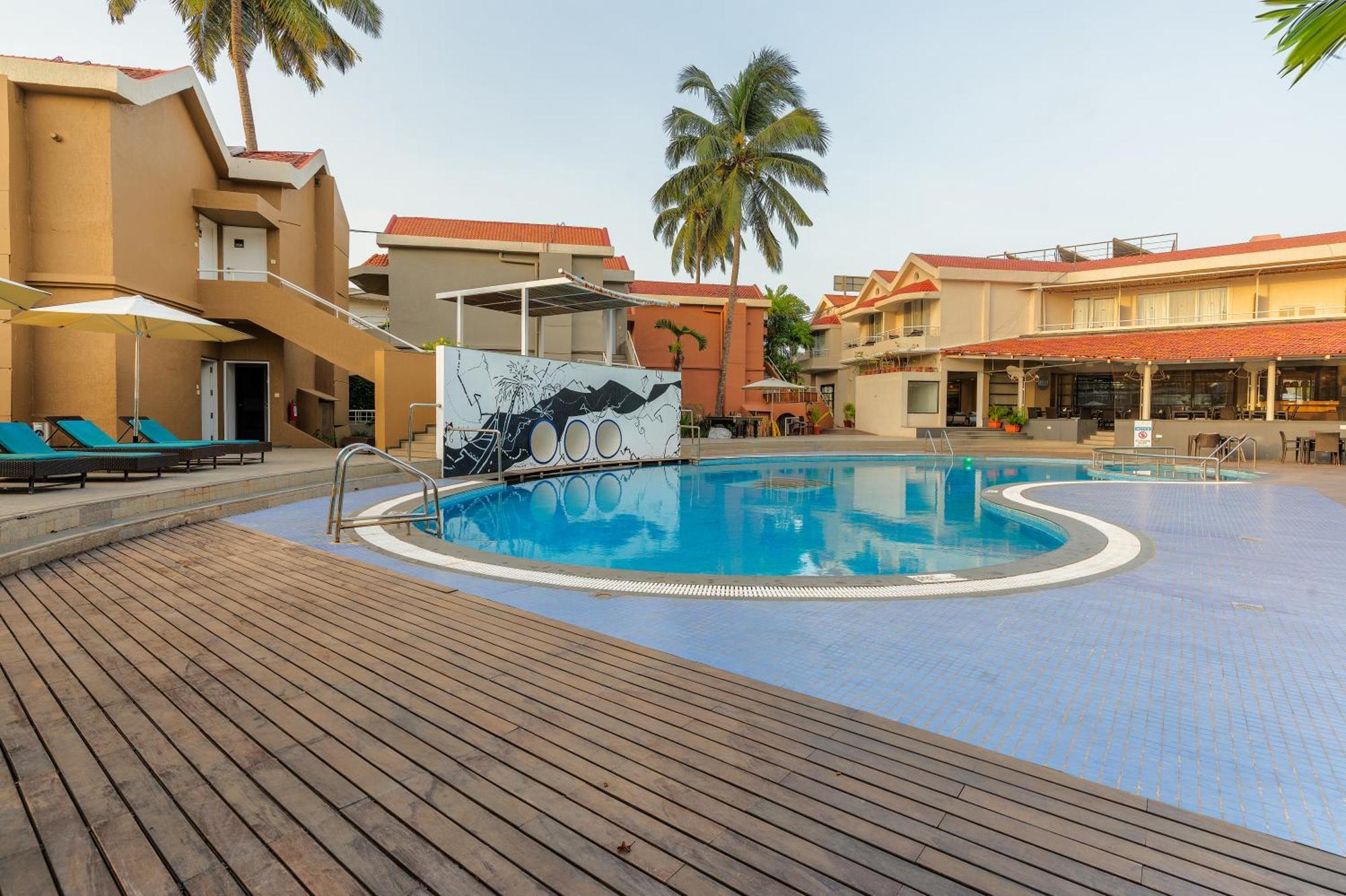 Whispering Palms Beach Resort Кандолім Екстер'єр фото