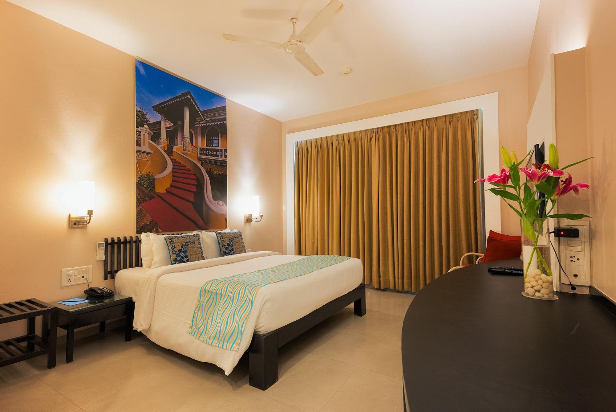 Whispering Palms Beach Resort Кандолім Екстер'єр фото