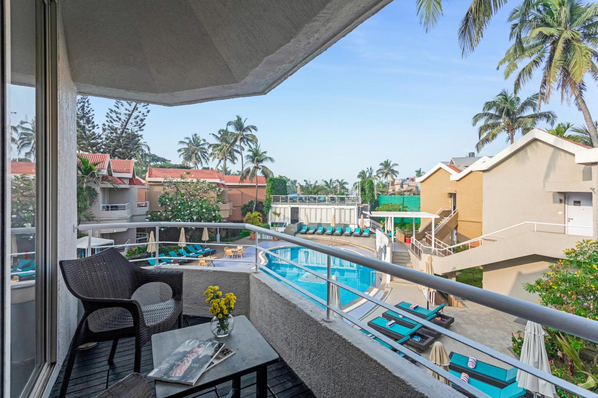 Whispering Palms Beach Resort Кандолім Екстер'єр фото