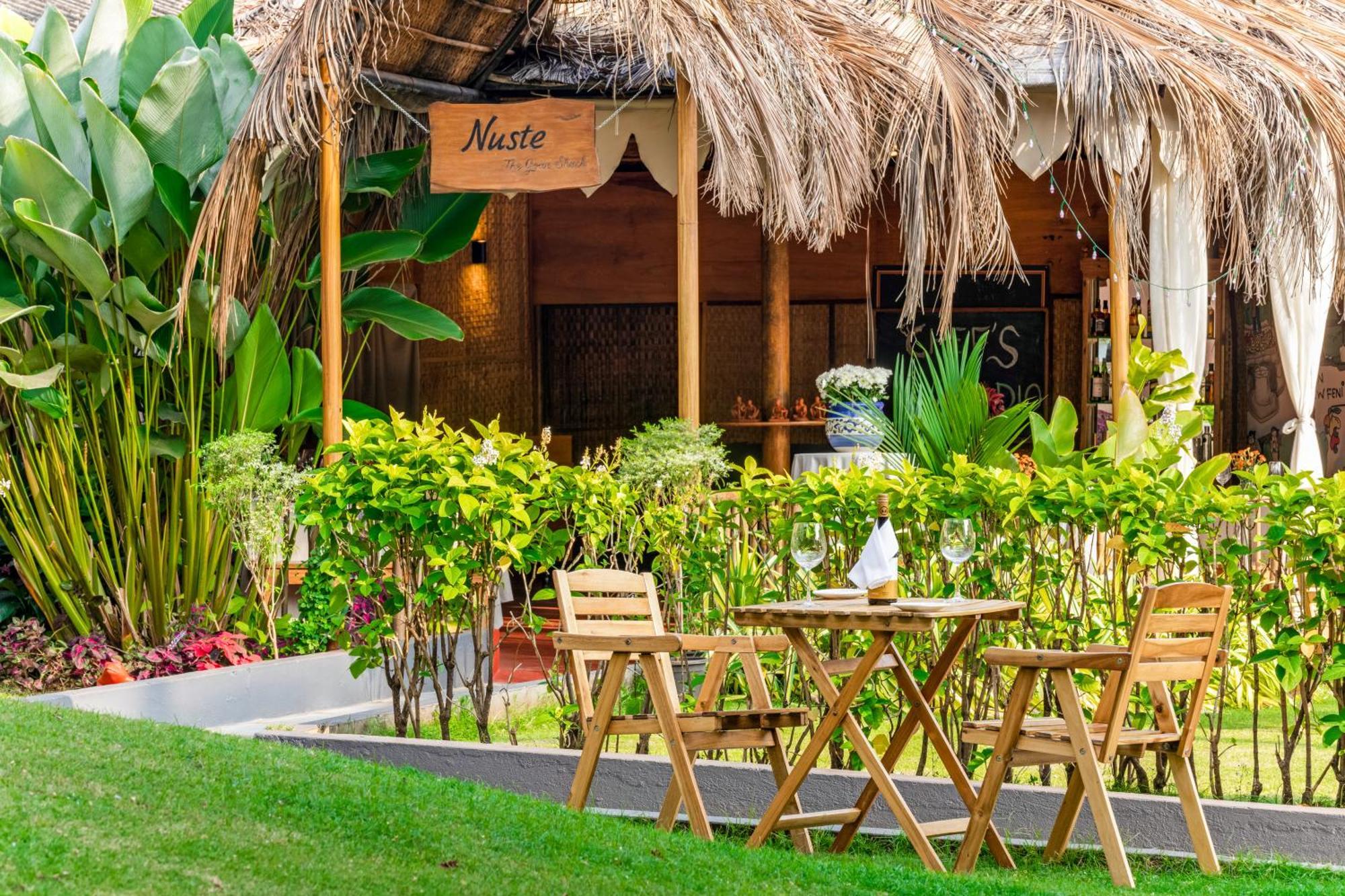 Whispering Palms Beach Resort Кандолім Екстер'єр фото