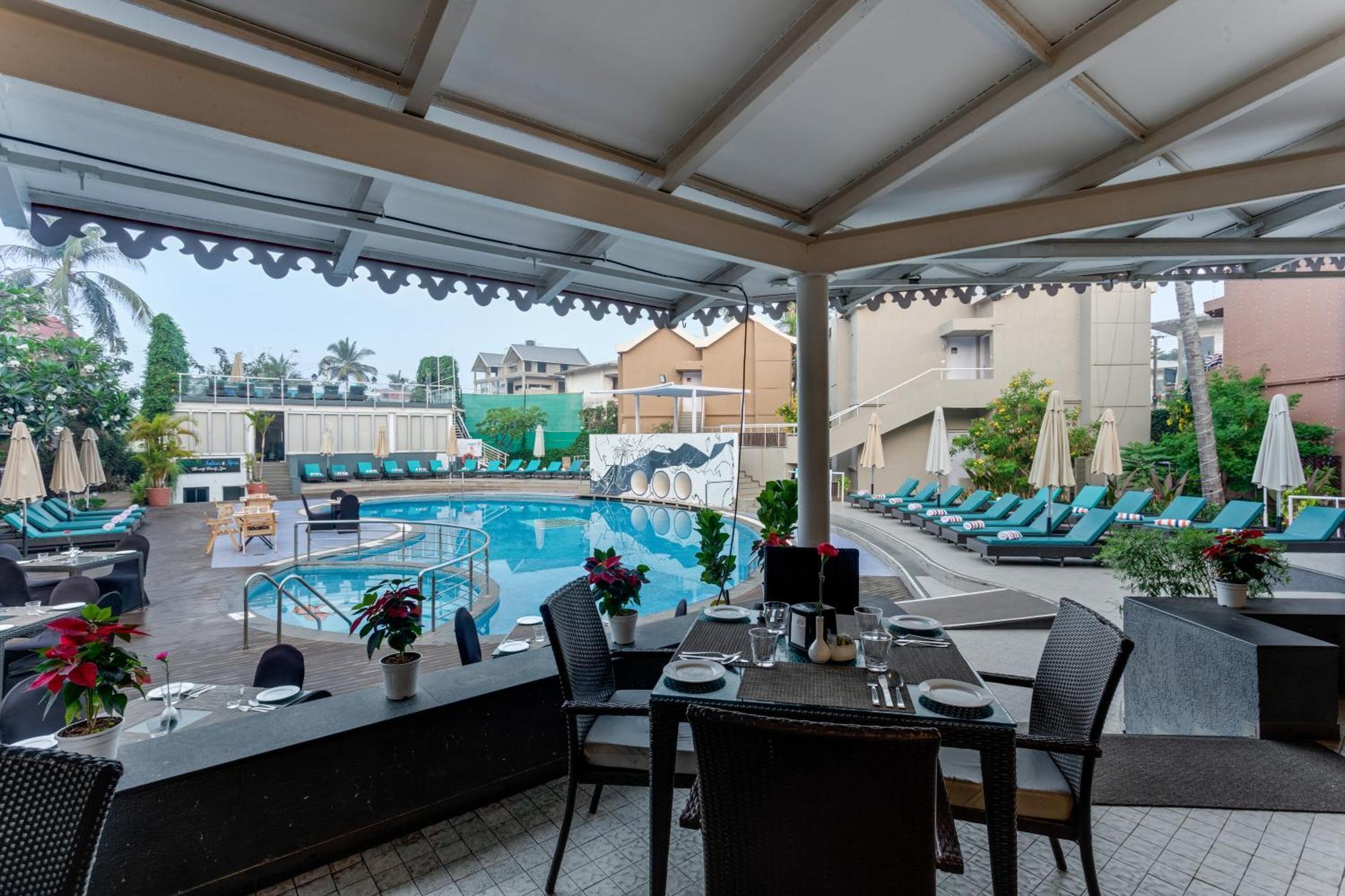 Whispering Palms Beach Resort Кандолім Екстер'єр фото